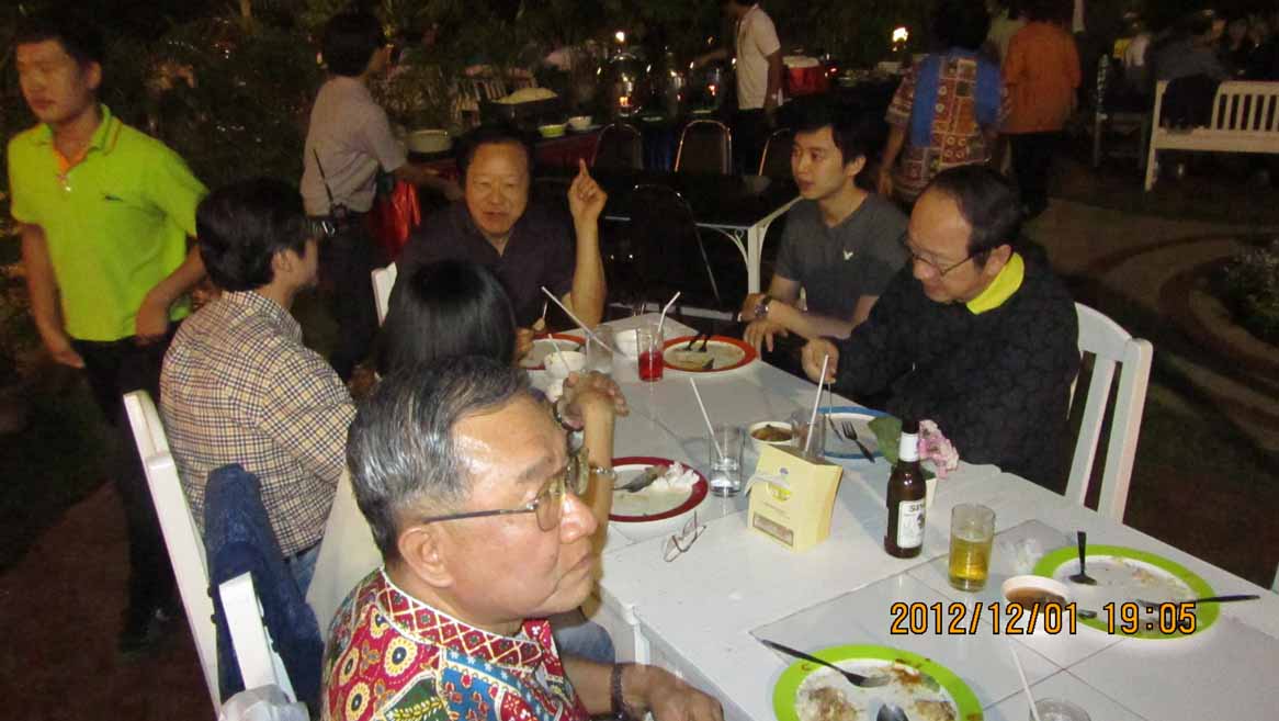 Night_party 12.jpg 93.0K